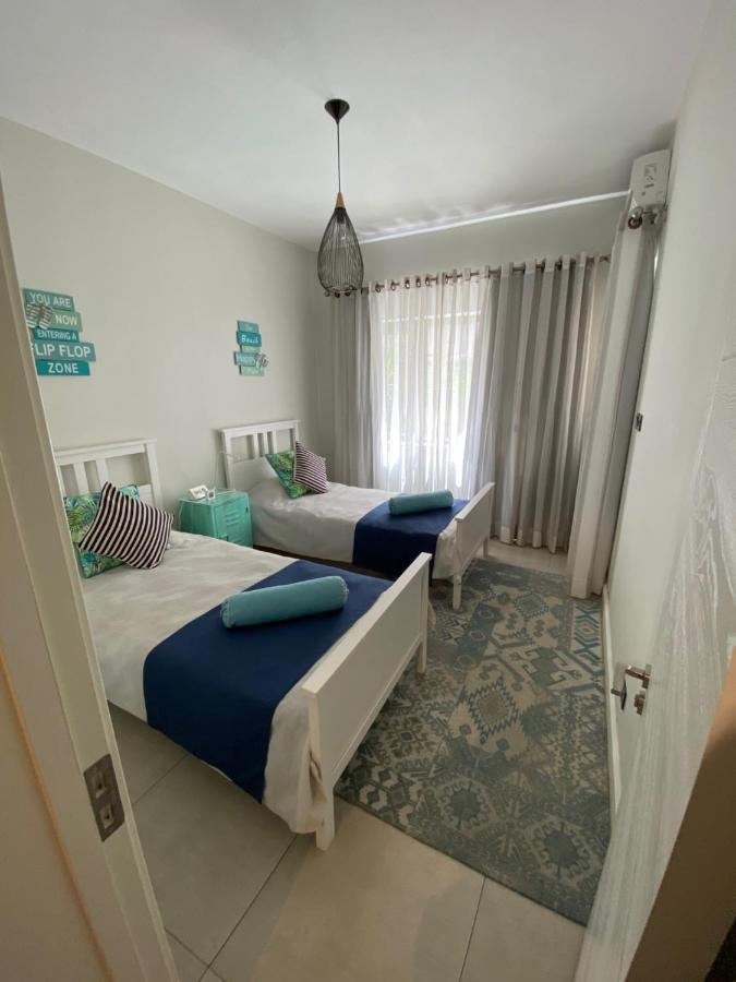 Beachcove Apartment 2 Pereybere Beach Ngoại thất bức ảnh