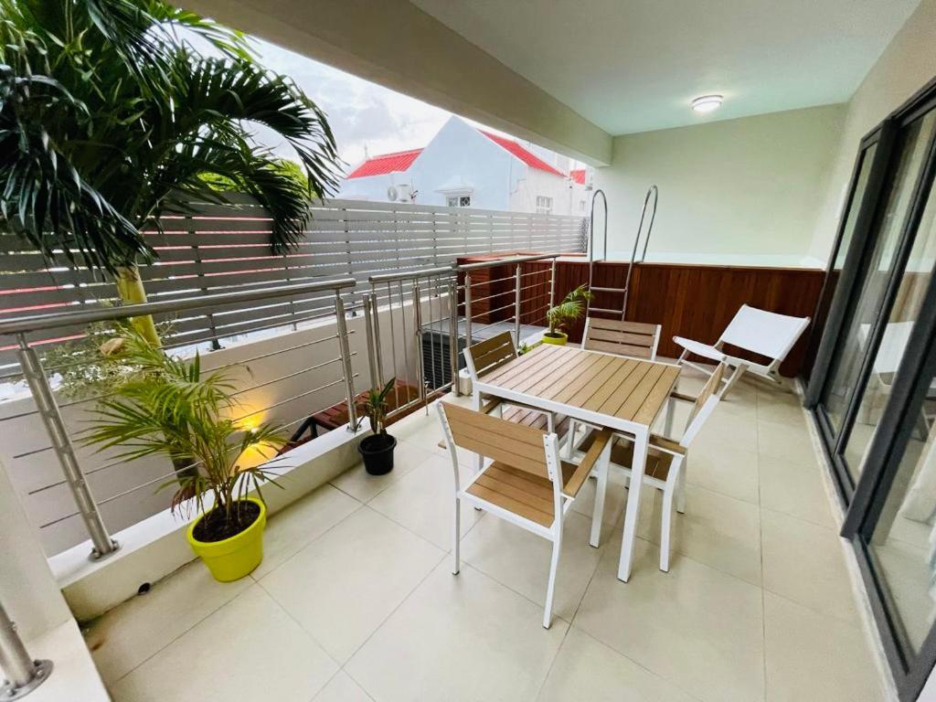 Beachcove Apartment 2 Pereybere Beach Ngoại thất bức ảnh