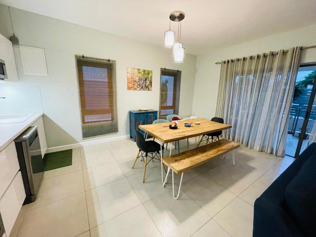 Beachcove Apartment 2 Pereybere Beach Ngoại thất bức ảnh