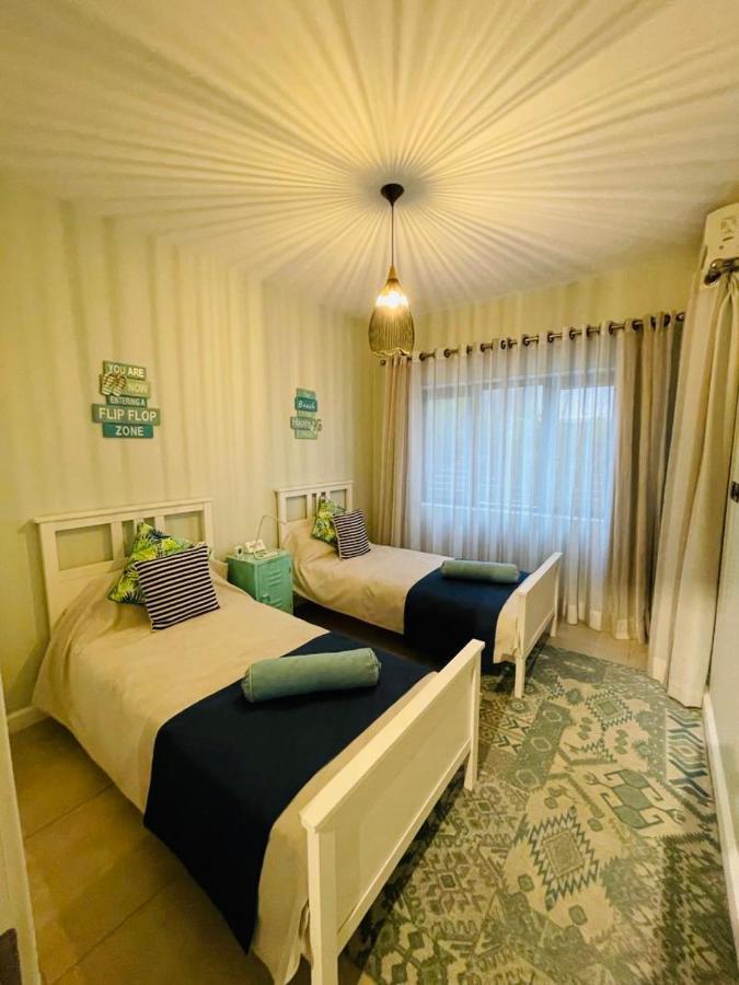 Beachcove Apartment 2 Pereybere Beach Ngoại thất bức ảnh